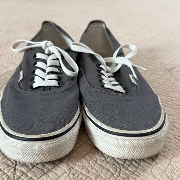 Van\'s Old Skool Men\'s Grey Sneakers Size 10.5
